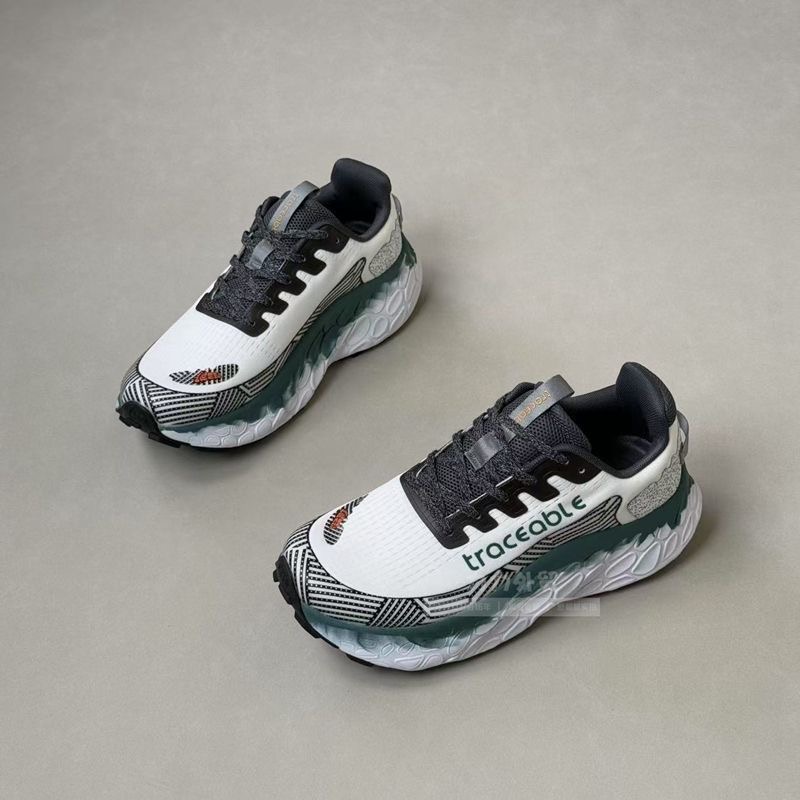 2026 Running Shoes For Unisex  - Luxury Lifestyle Brands 评论和价格